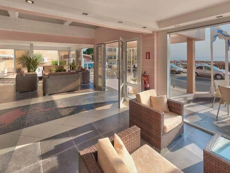 Mackenzie Beach Hotel 라르나카