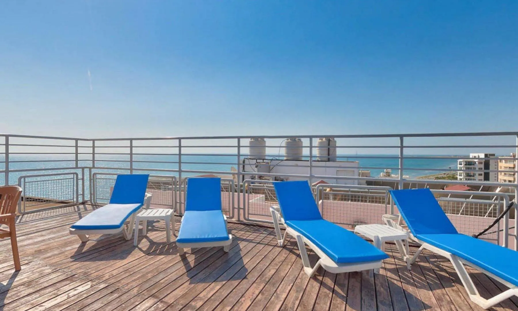 Mackenzie Beach Hotel 라르나카