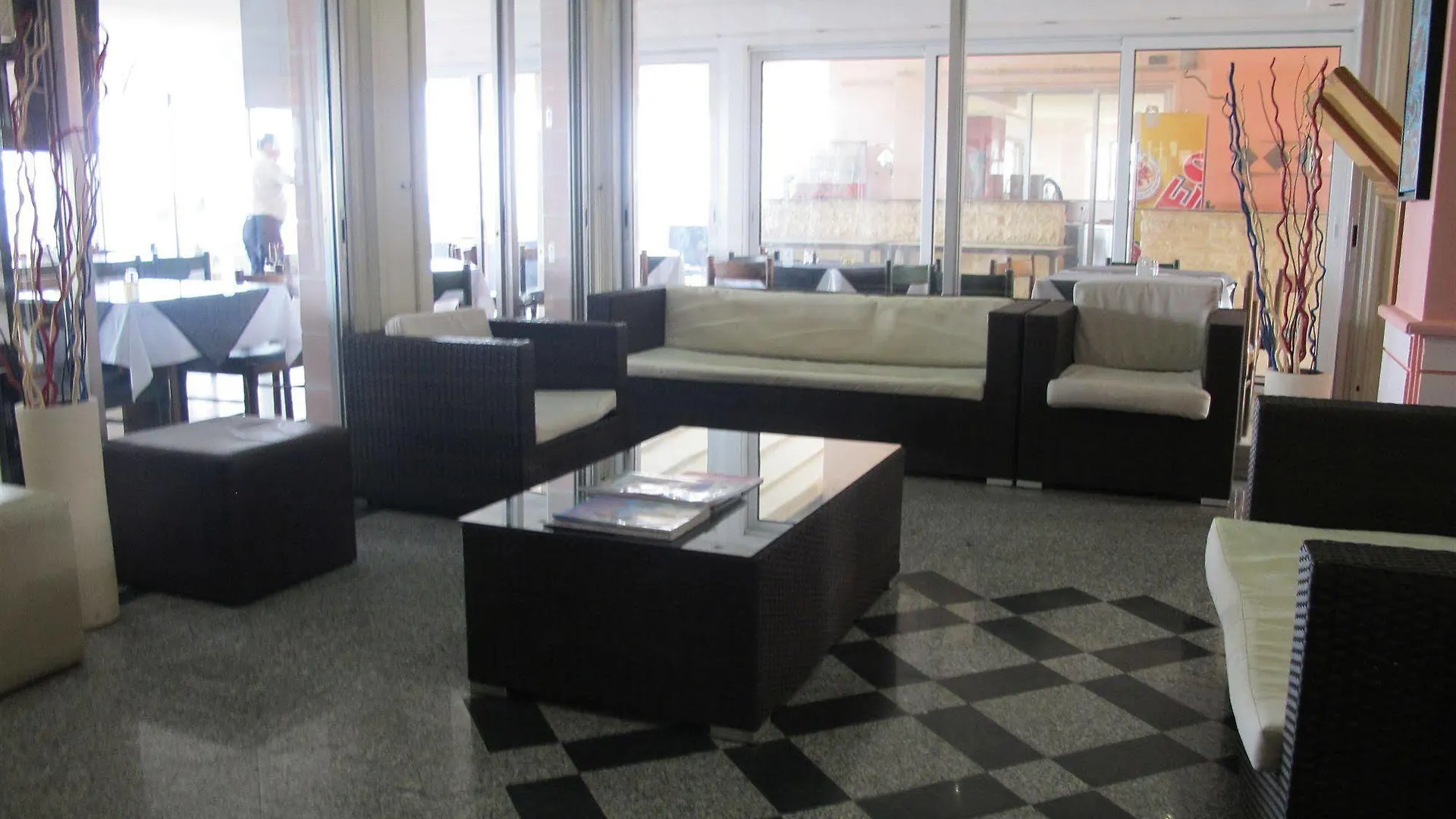 Mackenzie Beach Hotel 라르나카